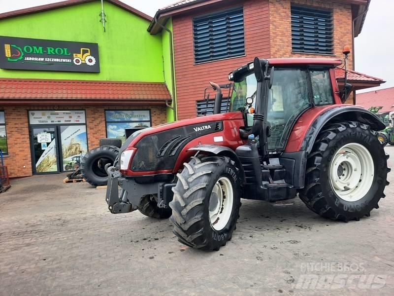 Valtra 163 Versu Трактори