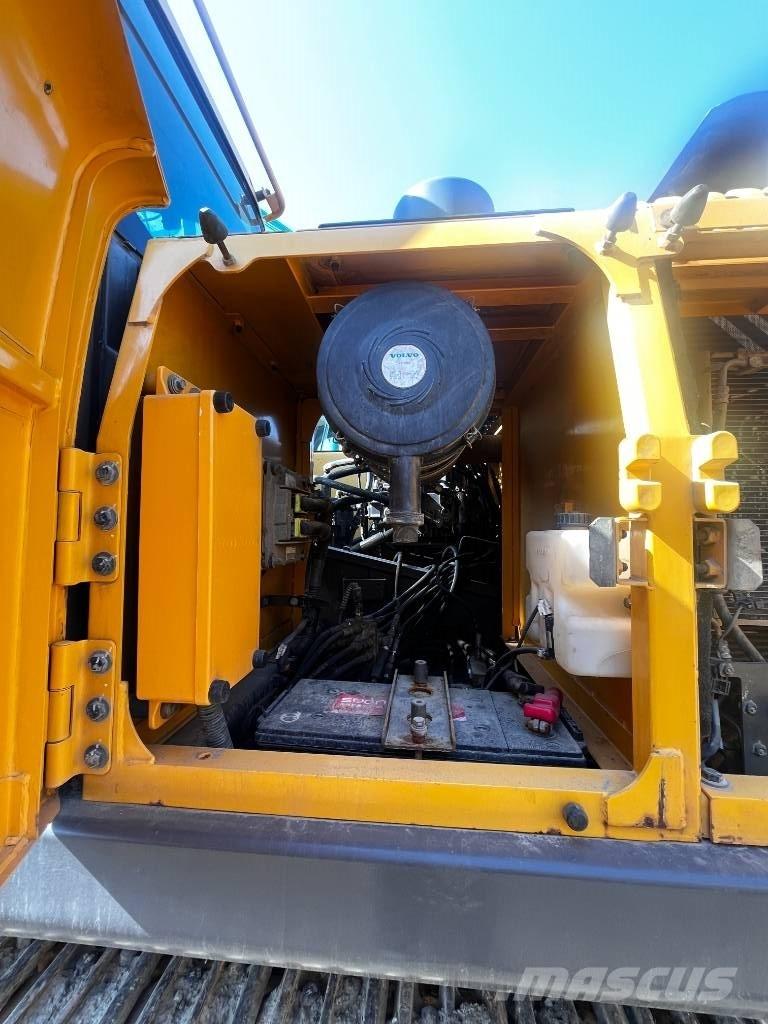 Volvo EC 220 D Гусеничні екскаватори
