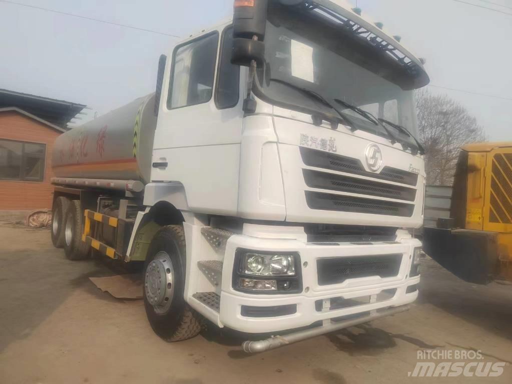 Shacman F3000 6X4 Поливальні машини