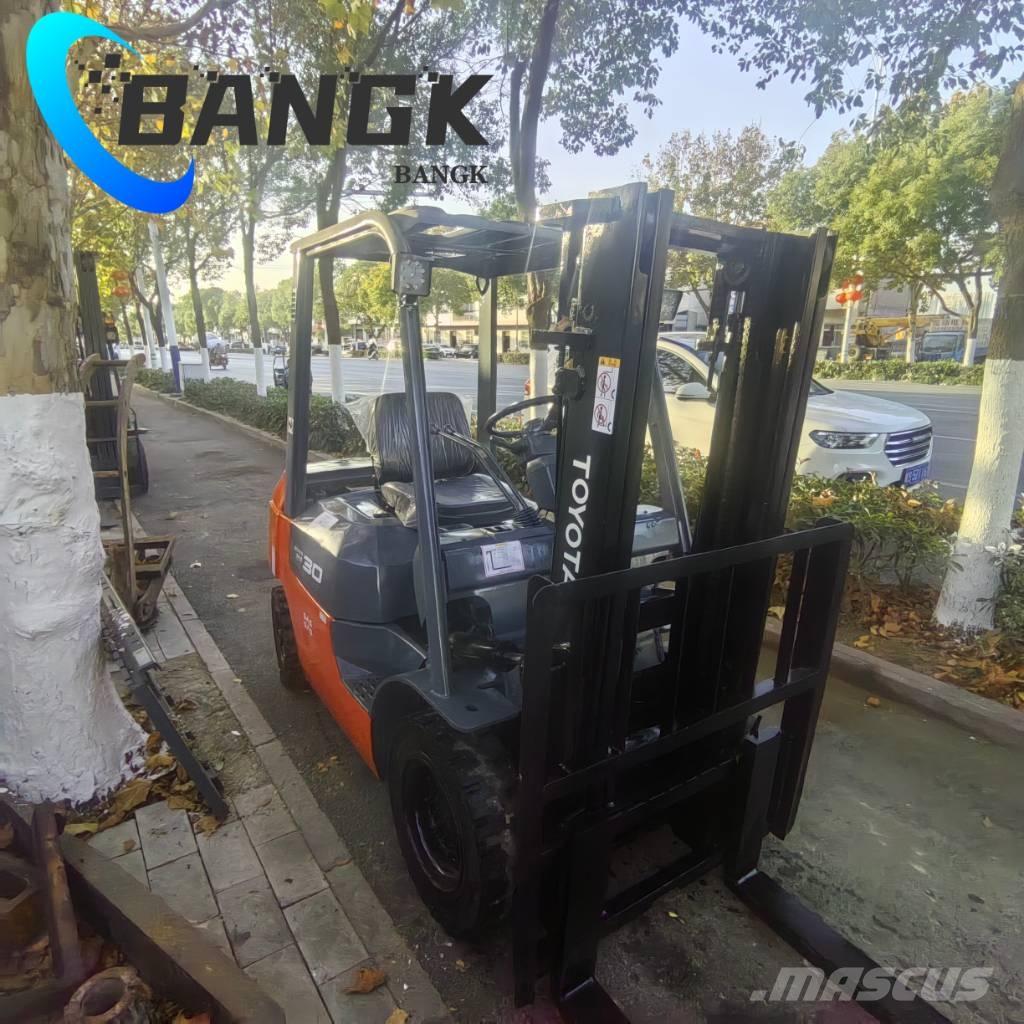 Toyota 8 F 30 Дизельні навантажувачі