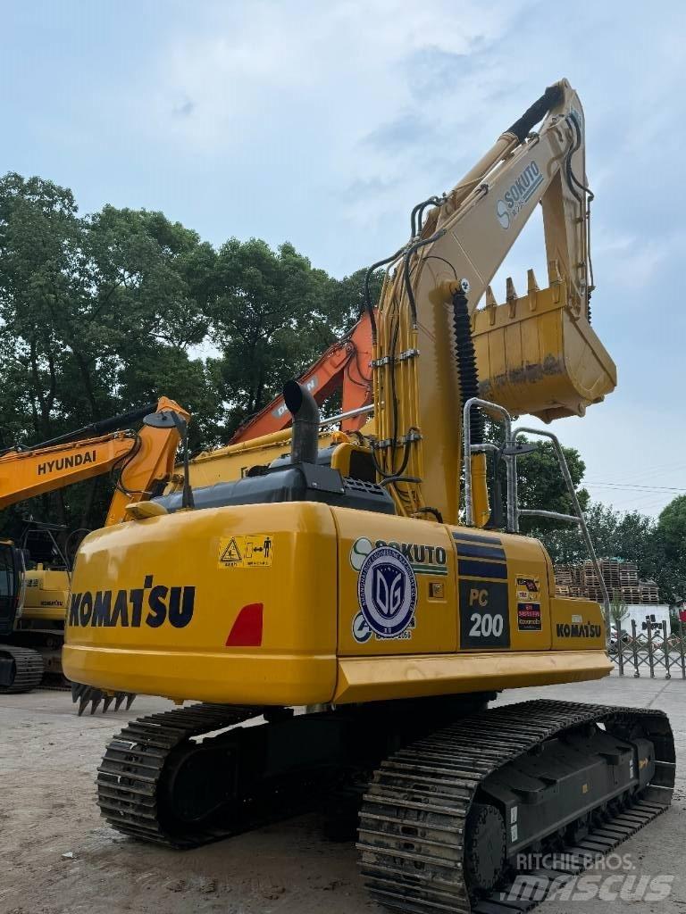 Komatsu PC 200-8 Гусеничні екскаватори