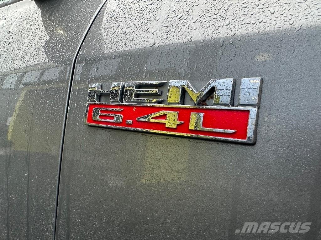 RAM 2500 Tradesman Пікапи / Бічне розвантаження