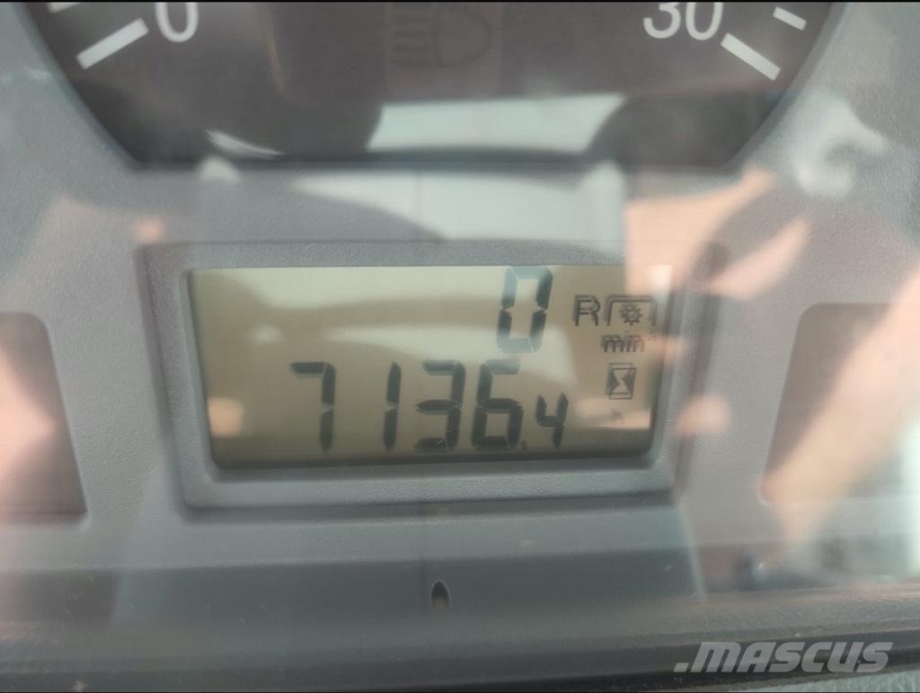 Valtra N 101 Трактори