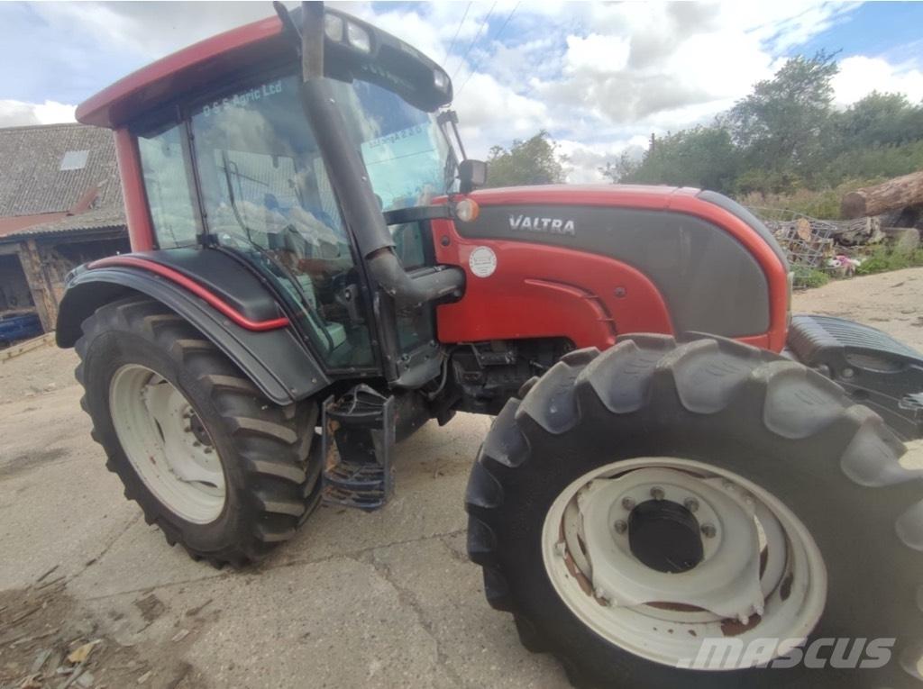 Valtra N 101 Трактори