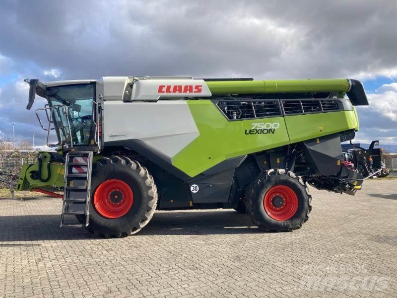 CLAAS LEXION 7500 Зернозбиральні комбайни