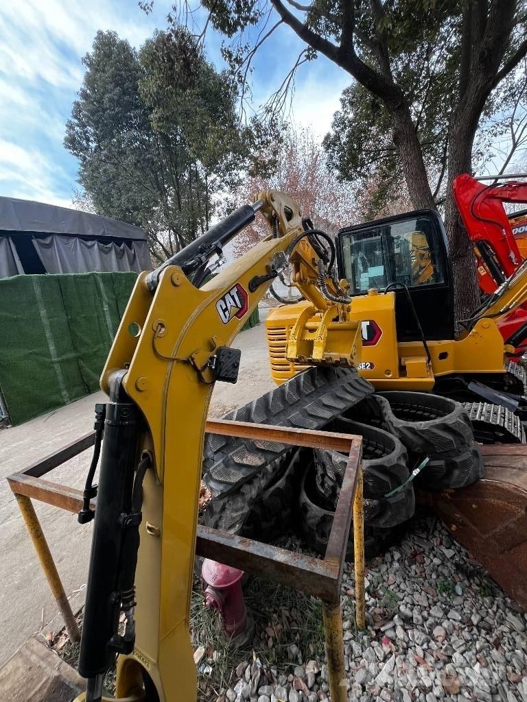 CAT 302 CR Міні-екскаватори < 7т