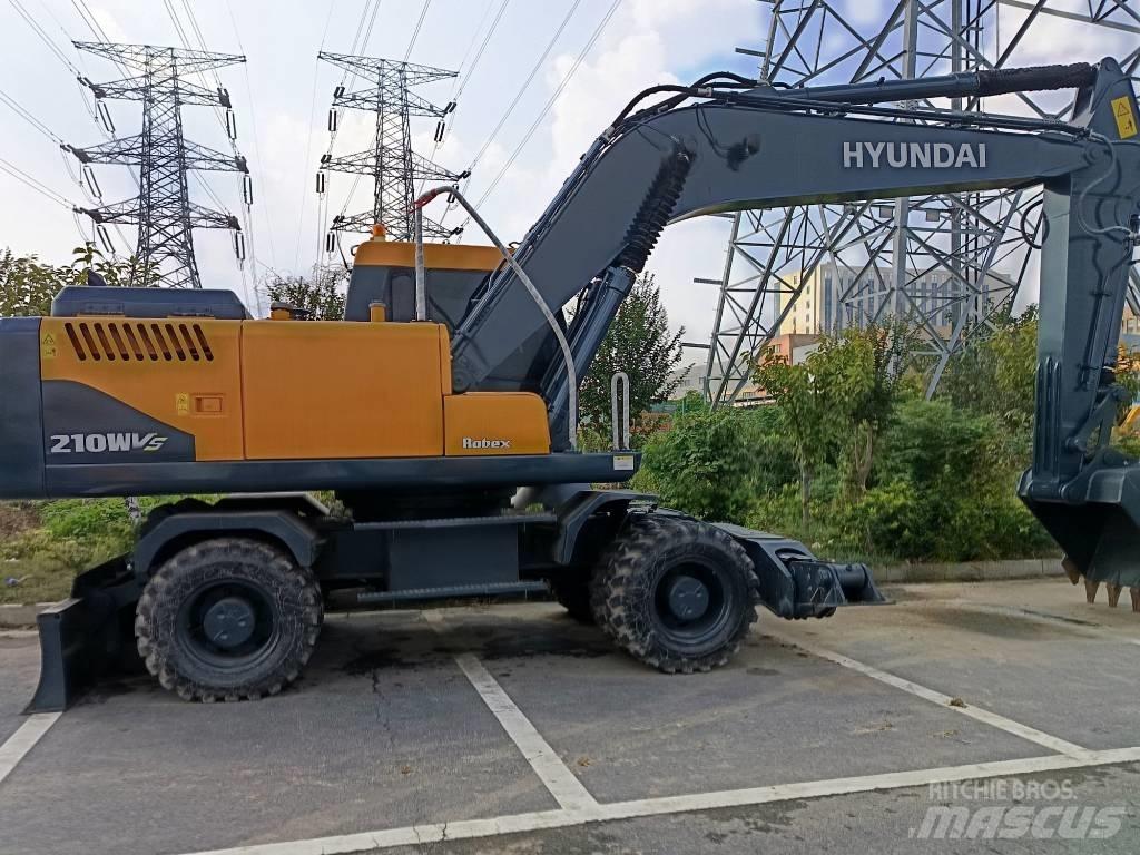 Hyundai R210W Колісні екскаватори