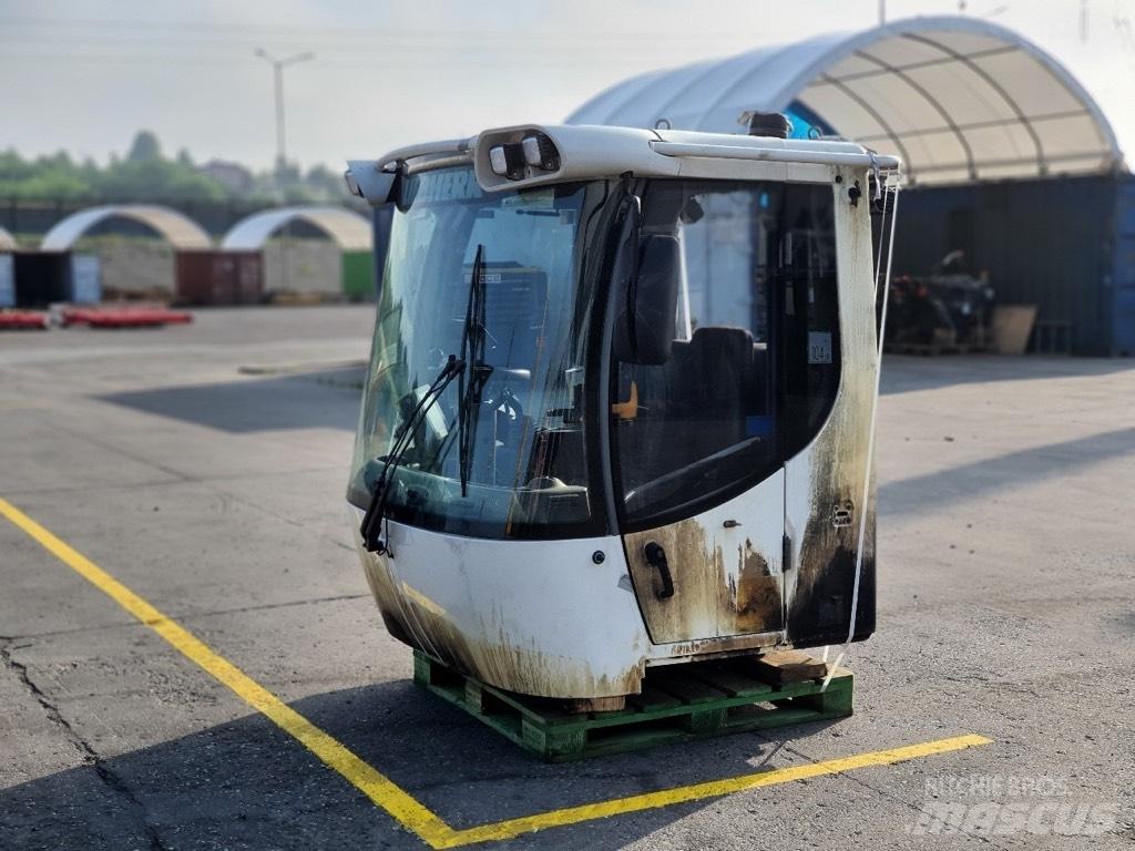 Liebherr L 550 CAB Кабіна