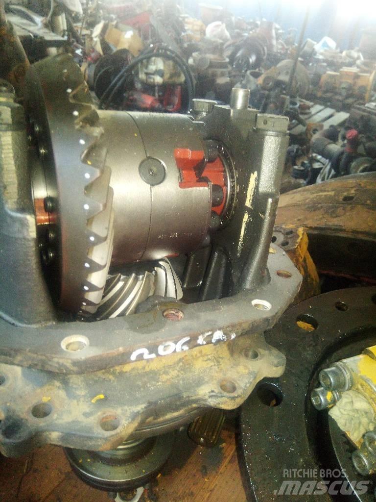 CAT 206 B Осі
