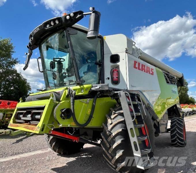 CLAAS TRION 640 Зернозбиральні комбайни