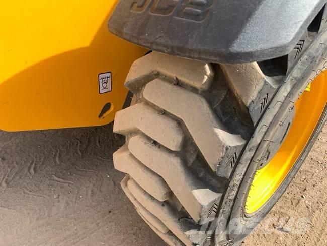 JCB 525-60 Телескопічні навантажувачі