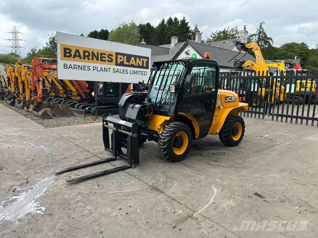 JCB 520-40 Телескопічні навантажувачі