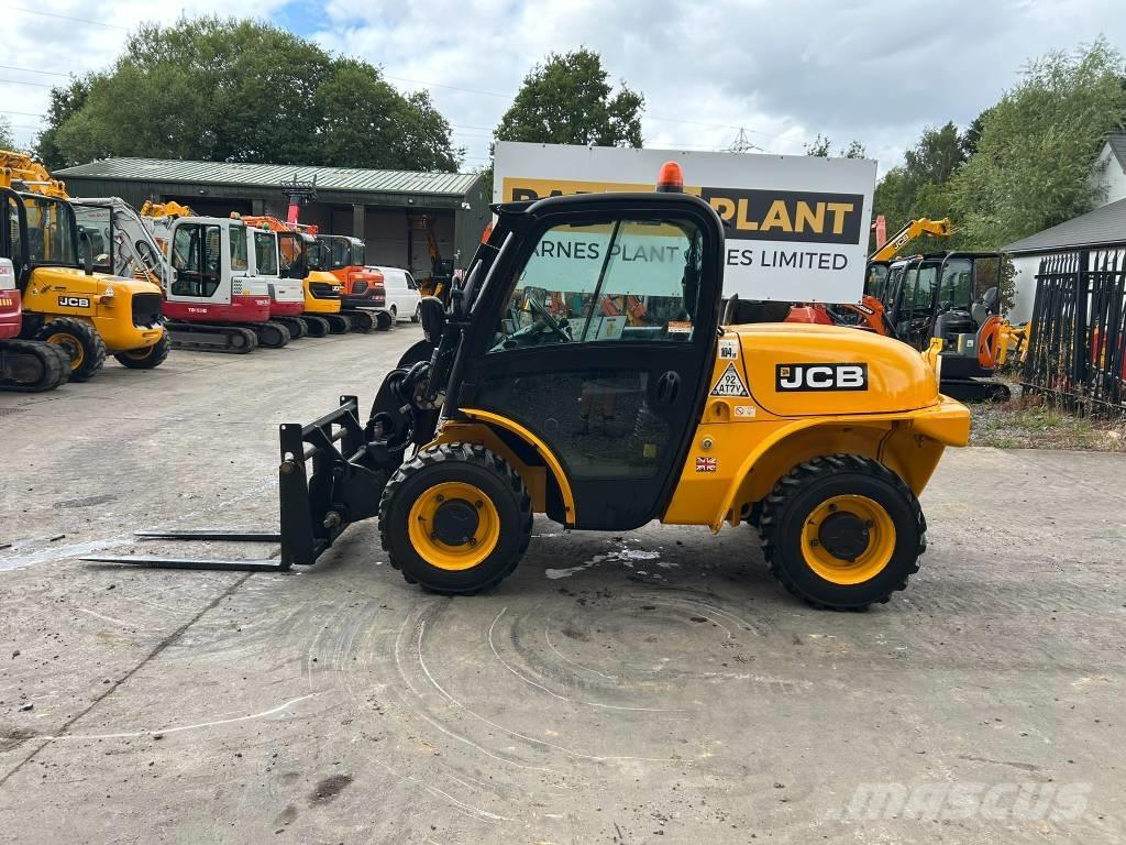 JCB 520-40 Телескопічні навантажувачі