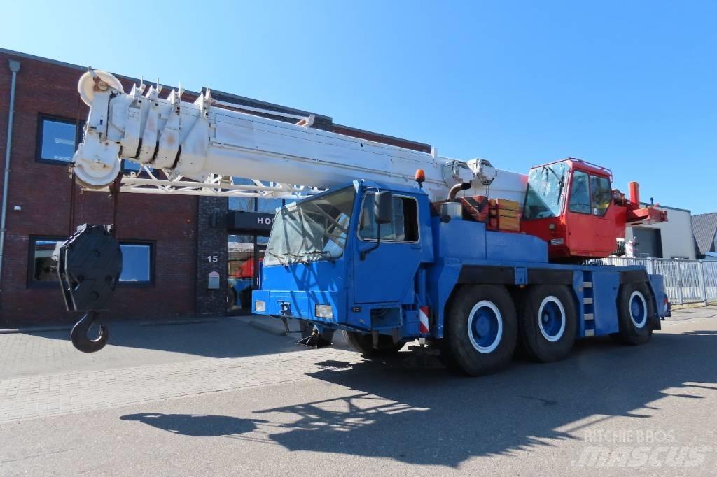 Liebherr LTM 1050-1 автокрани