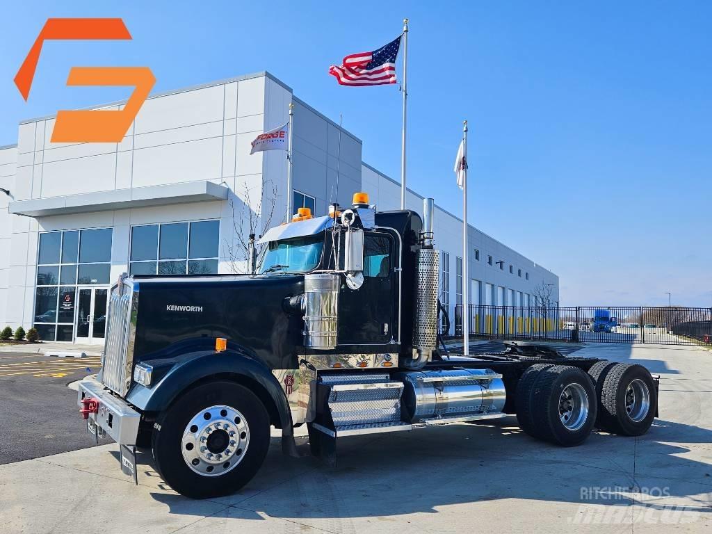 Kenworth W900 Тягачі