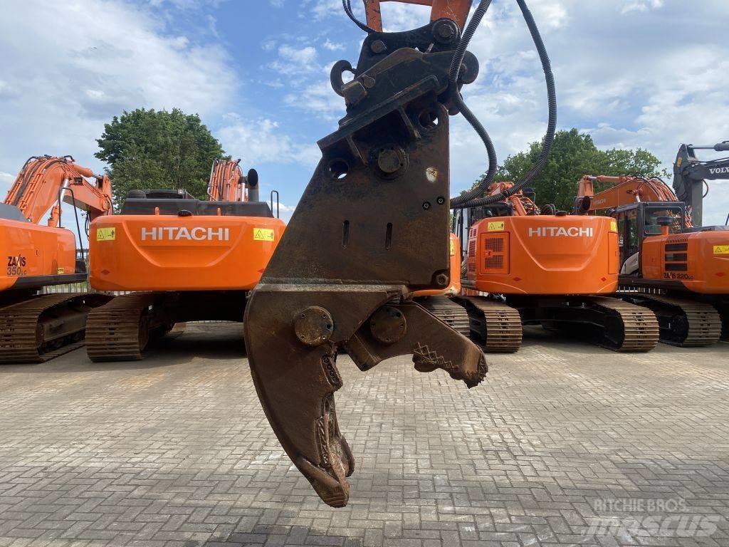  Crusher CW 30 Будівельні роздрібнювачі