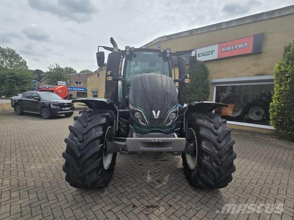 Valtra T 174 Трактори