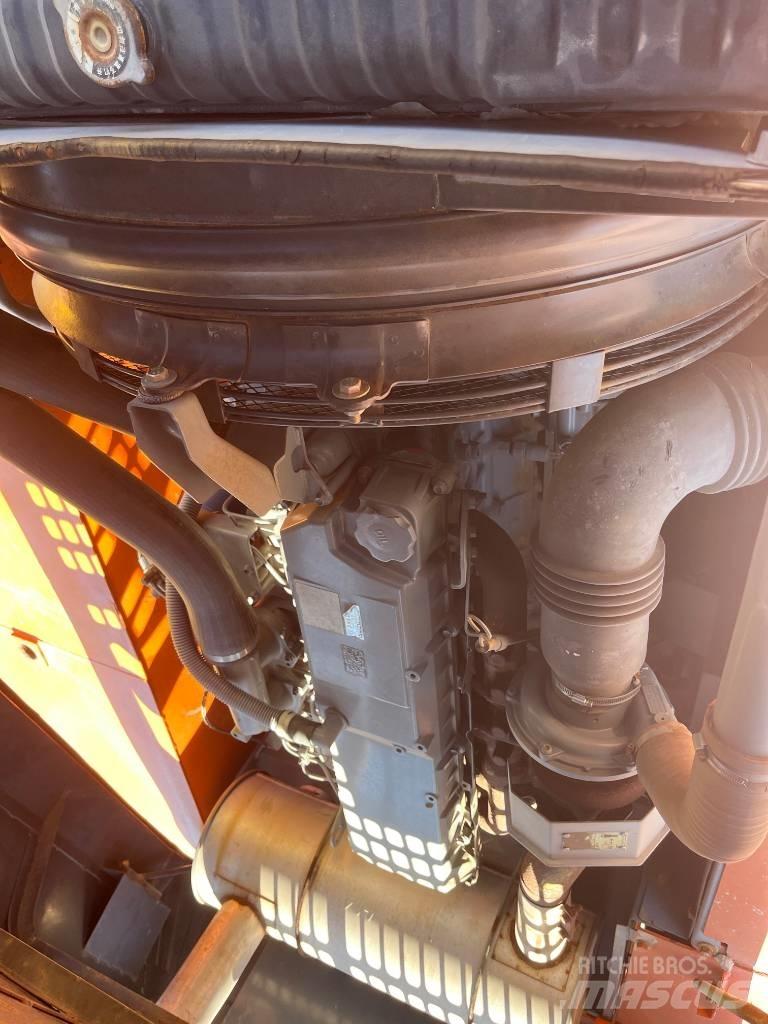 Hitachi ZX 350 Гусеничні екскаватори