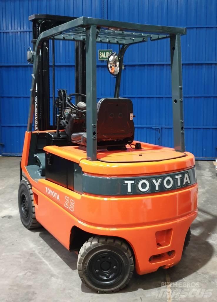 Toyota FBM 25 Електронавантажувачі