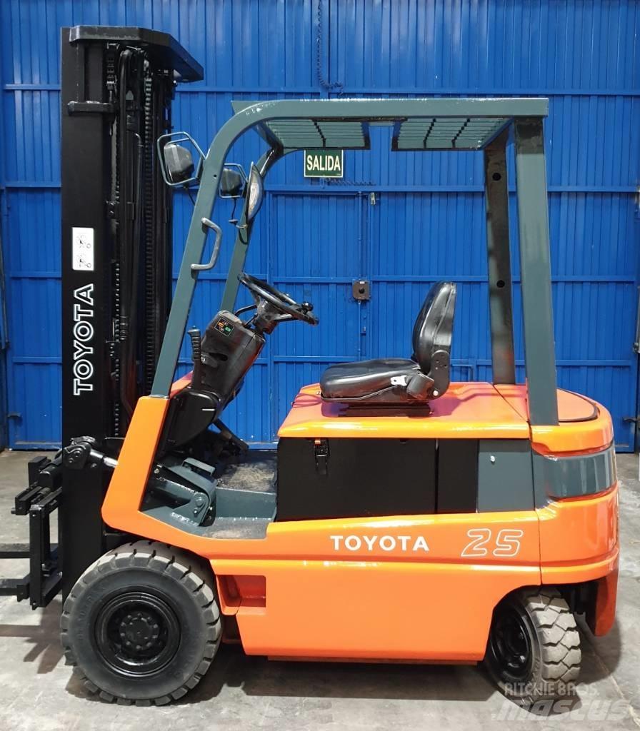 Toyota FBM 25 Електронавантажувачі