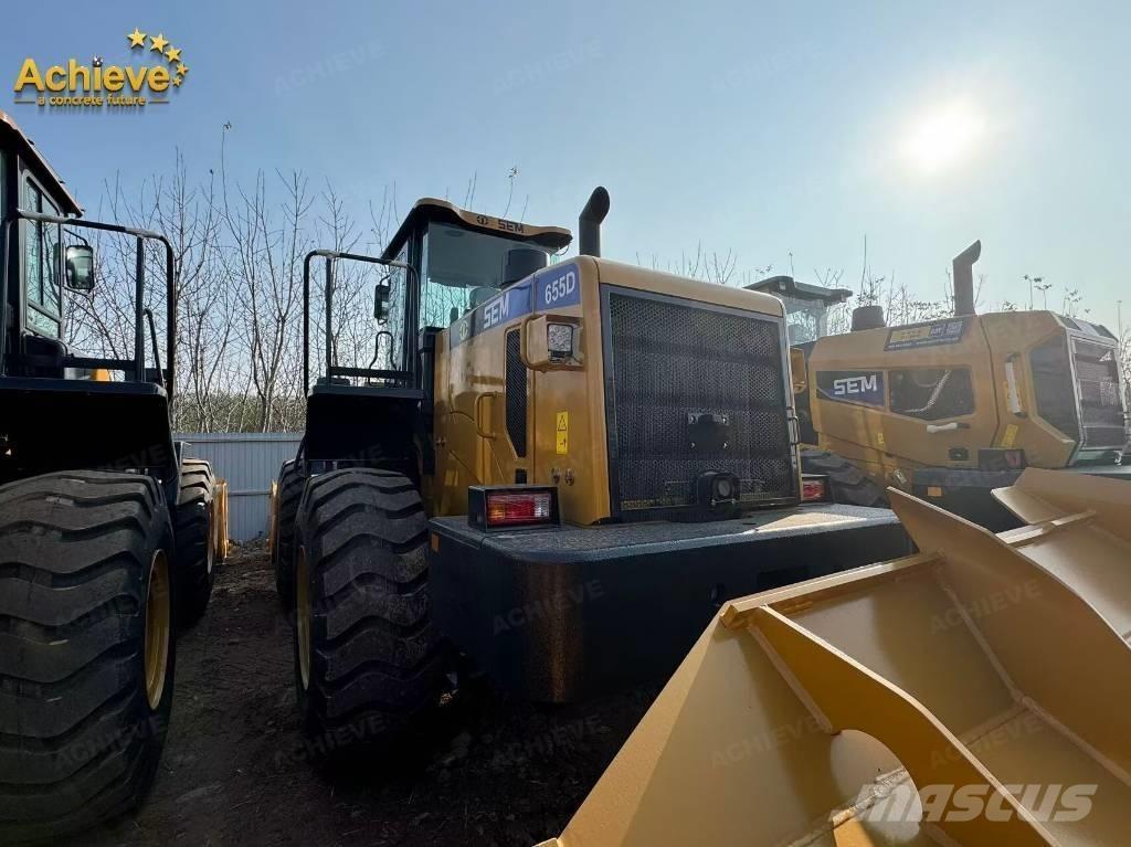 SEM 655D Фронтальні навантажувачі