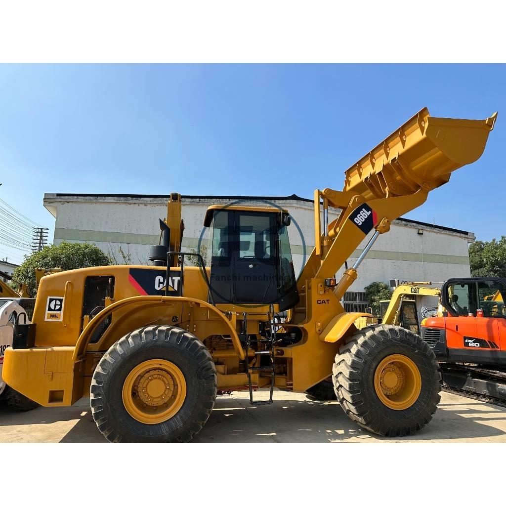CAT 966 Фронтальні навантажувачі