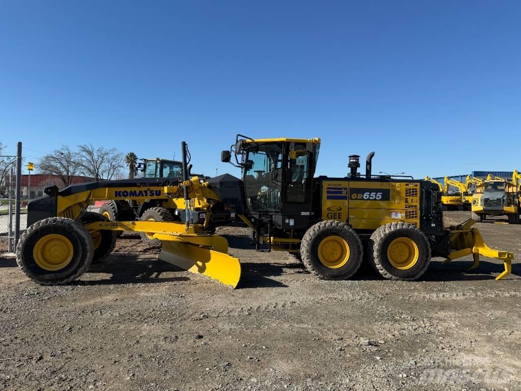 Komatsu GD655-7 Грейдери