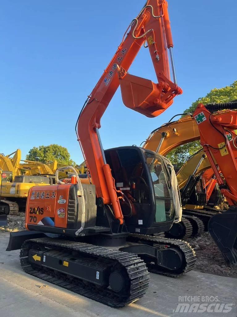 Hitachi ZX 70 Гусеничні екскаватори