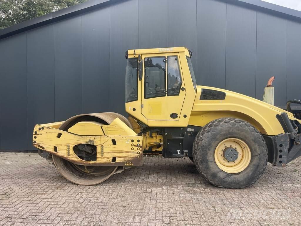 Bomag Bw 213 Пневматичні катки
