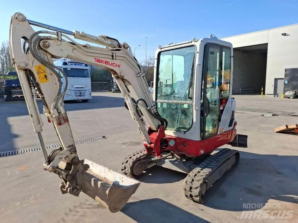 Takeuchi TB225LSA Міні-екскаватори < 7т