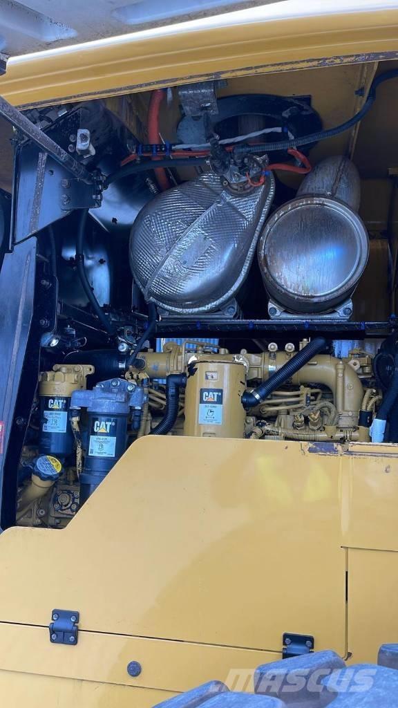 CAT 938M Фронтальні навантажувачі