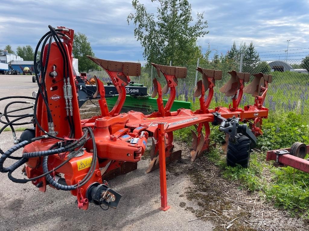 Kuhn Vari-Master 123 Реверсивні плуги