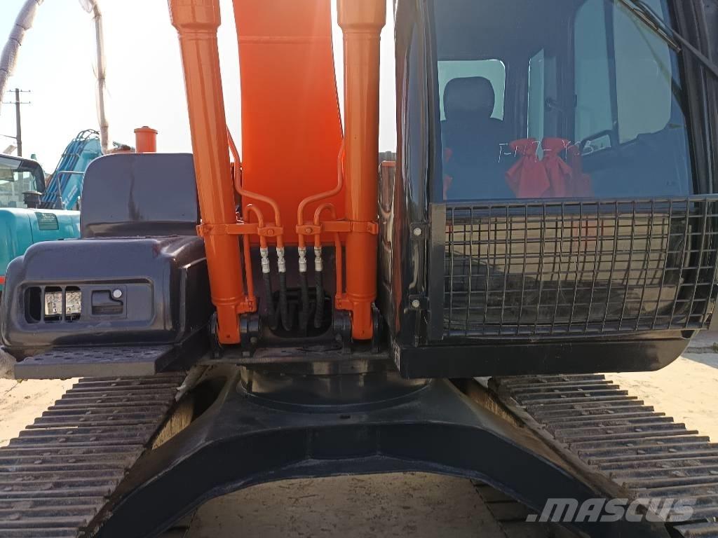 Hitachi ZX 120 Гусеничні екскаватори