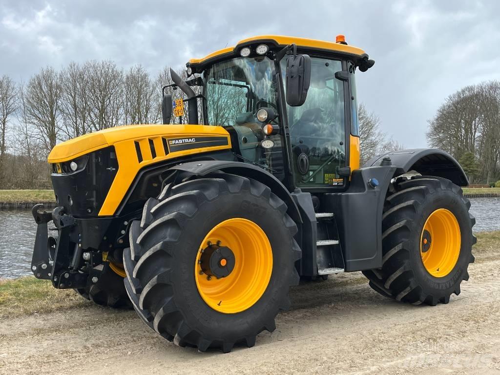 JCB Fastrac 4220 Трактори
