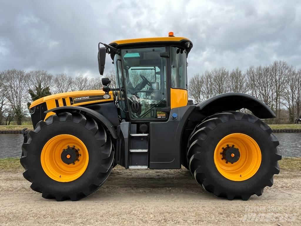 JCB Fastrac 4220 Трактори