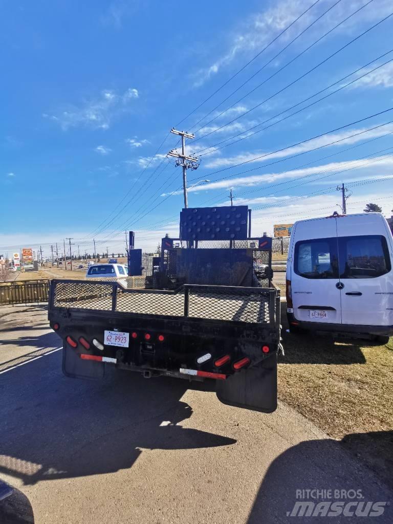 Ford F 550 XLT Вантажівки-платформи/бокове розвантаження