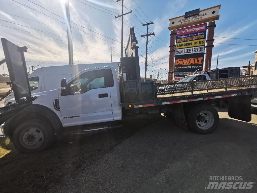 Ford F 550 XLT Вантажівки-платформи/бокове розвантаження