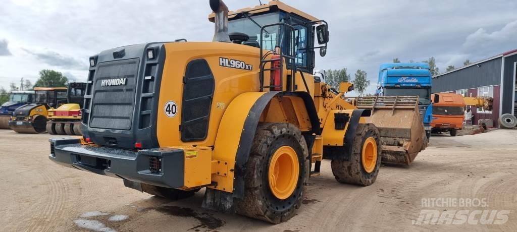Hyundai HL 960 Фронтальні навантажувачі
