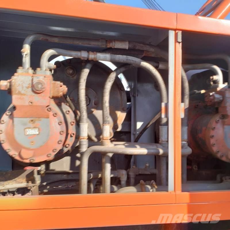 Hitachi KH 150 Гусеничні крани