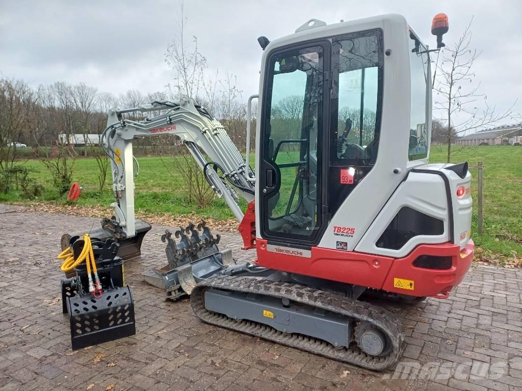 Takeuchi TB 225 Міні-екскаватори < 7т
