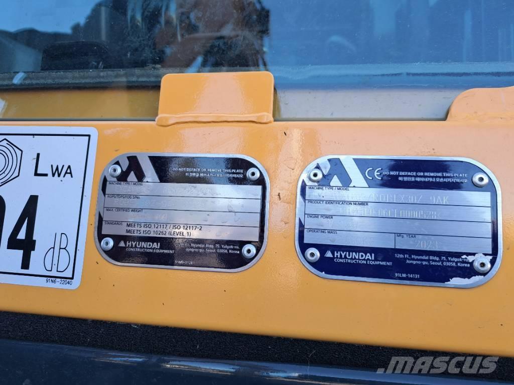 Hyundai R30 Z-9AK Міні-екскаватори < 7т