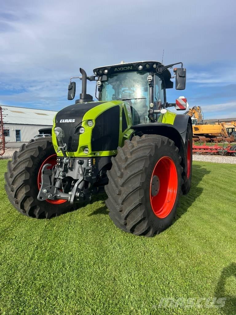 CLAAS Axion 960 Трактори