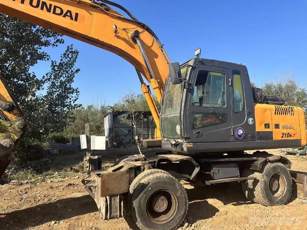 Hyundai R210W-9 Колісні екскаватори