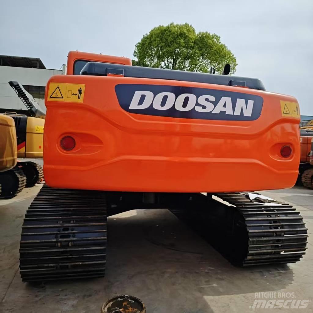 Doosan DX 225 Гусеничні екскаватори