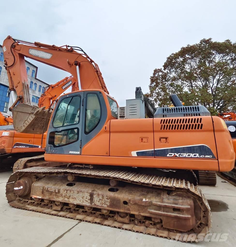 Doosan DX 300 LC Гусеничні екскаватори