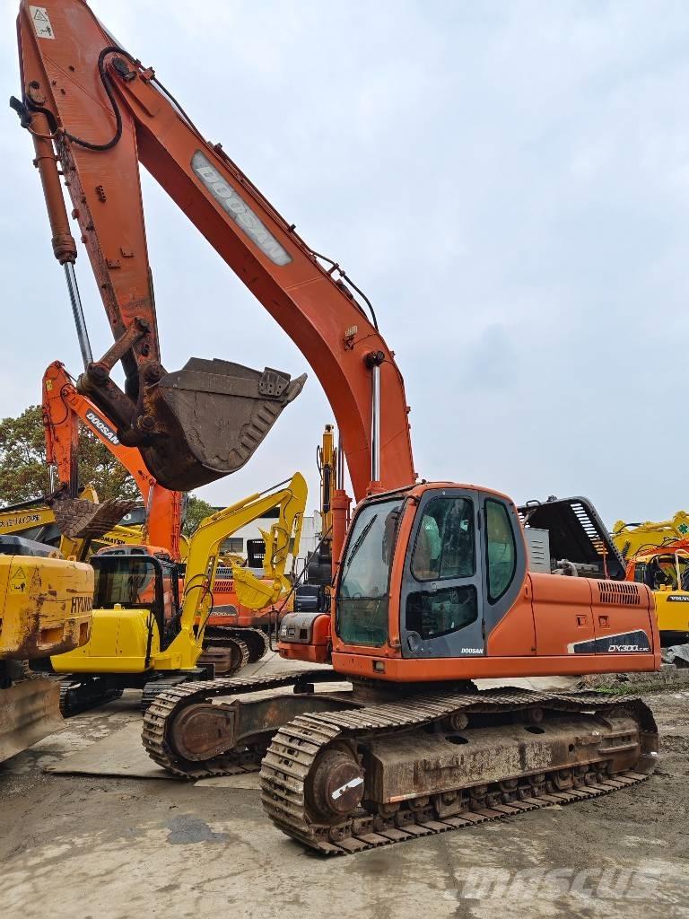 Doosan DX 300 LC Гусеничні екскаватори