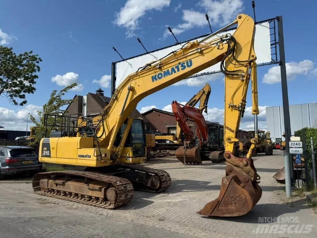 Komatsu PC210LC-8 Гусеничні екскаватори