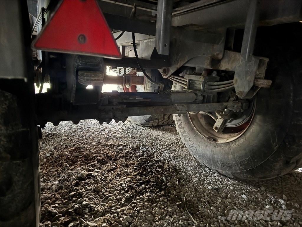 CLAAS Quantum 5800 P Причепи із самозавантаженням
