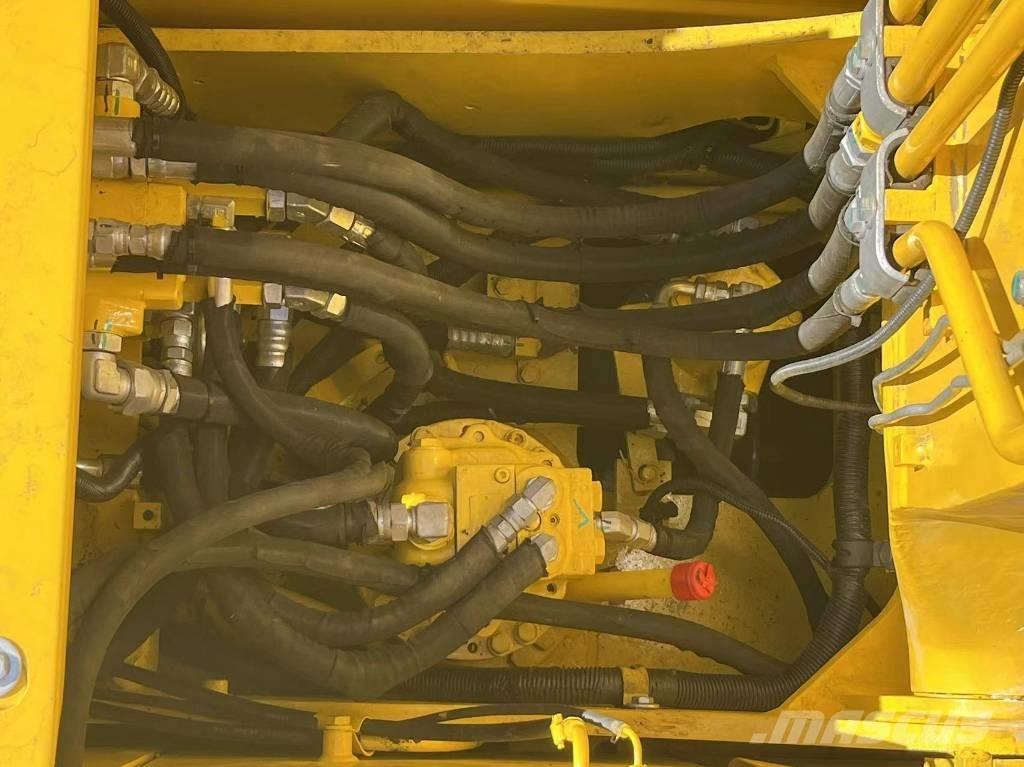 Komatsu PC 130 Гусеничні екскаватори