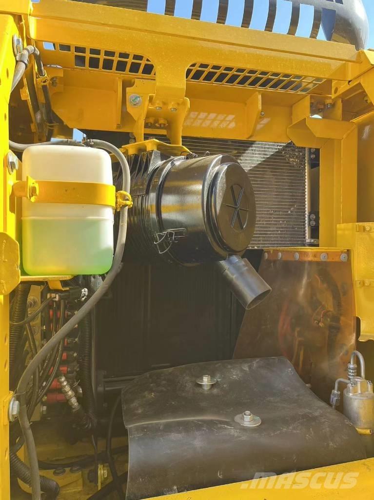 Komatsu PC 130 Гусеничні екскаватори